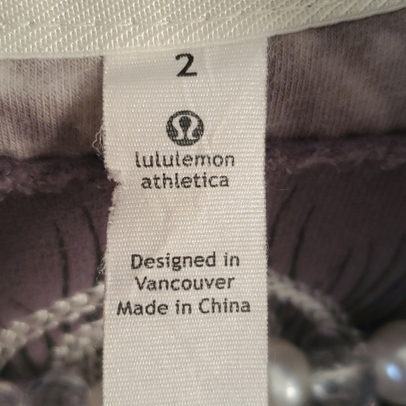 Lulu lemon 🍋 amazing jacket... - Picture 2 of 5